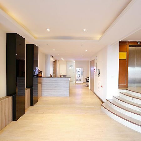 D.Y. Hotel Taichung Exterior photo