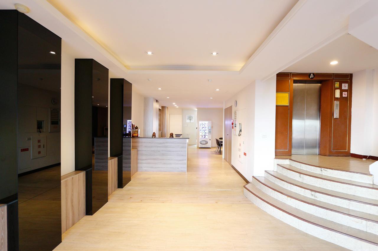 D.Y. Hotel Taichung Exterior photo